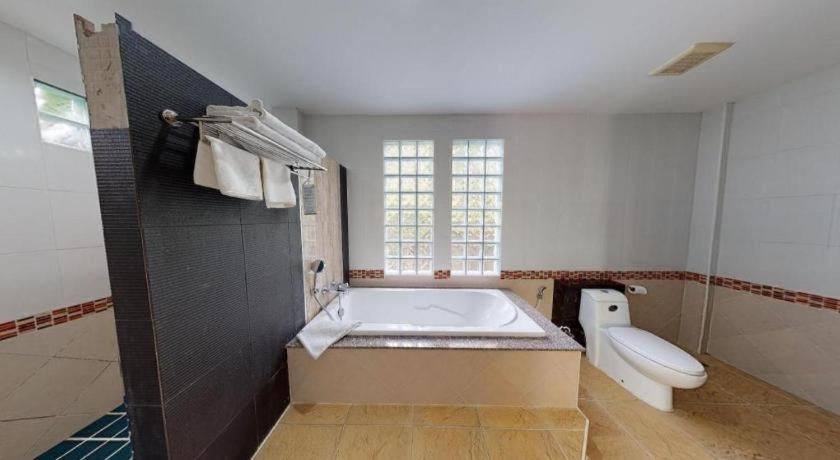 Nattha Waree Hot Spring Resort And Spa Ban Nua Khlong Exterior foto